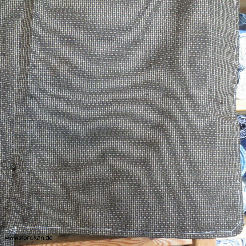 Kimono und Haori Set in dunkelbrauner Kasuri Tsumugi Seide, Fuji san
