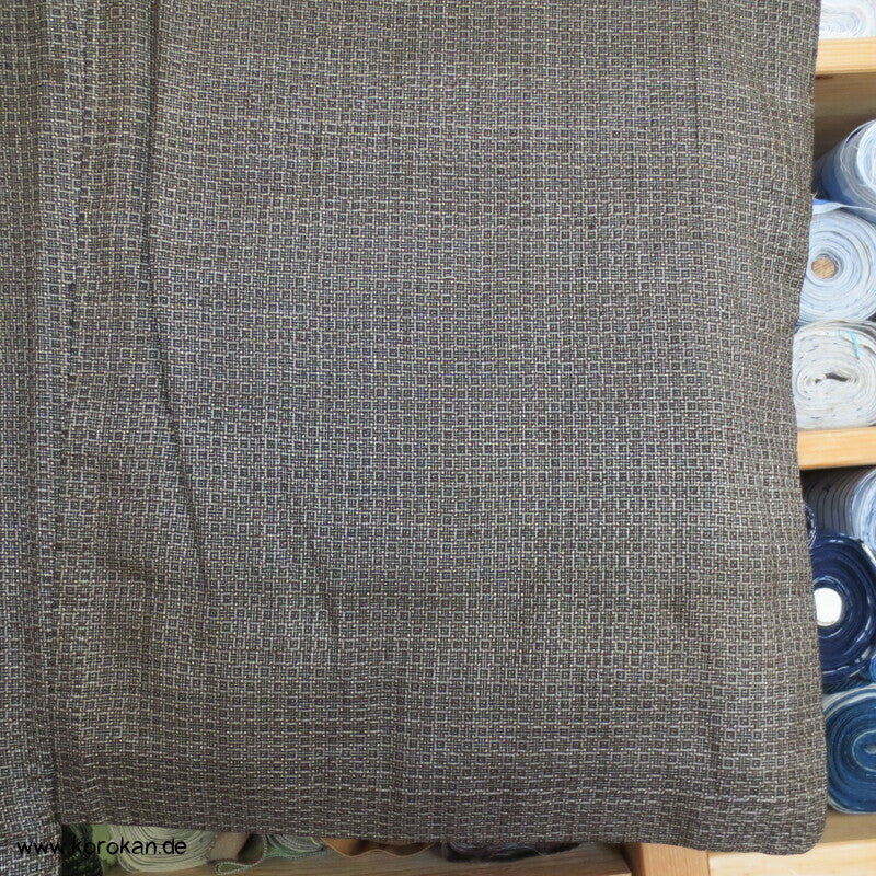 Kimono und Haori Set in dunkelbrauner Kasuri Tsumugi Seide, Tokkaido