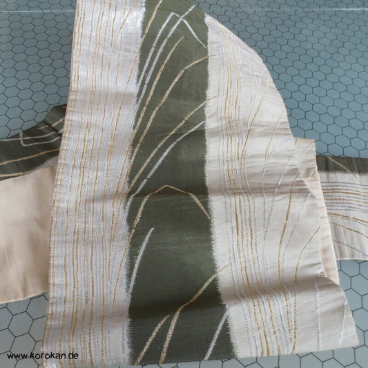 Japan Gräser gold, silber vor grün Nagoya Obi Seidenbrokat Kimonogürtel