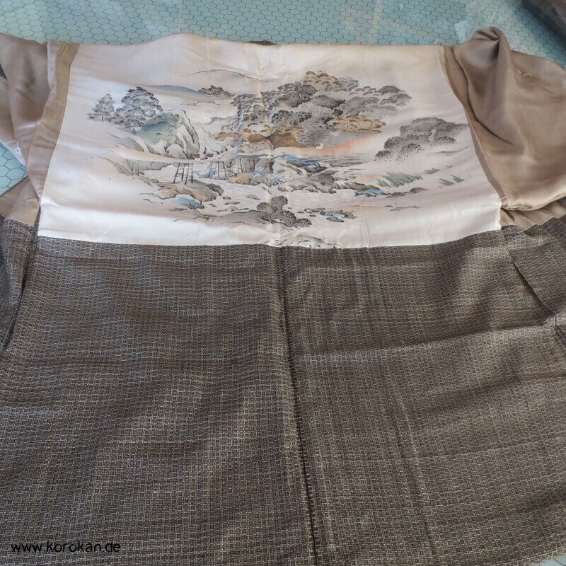 Kimono und Haori Set in dunkelbrauner Kasuri Tsumugi Seide, Tokkaido