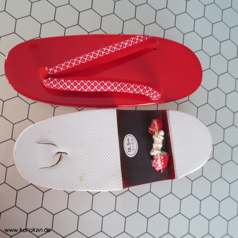Geta für Kinder / Mädchen / Jungen - lackiertes Holz / Bänder aus Kanoko Stoff
