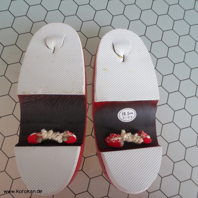 Geta für Kinder / Mädchen / Jungen - lackiertes Holz / Bänder aus Kanoko Stoff