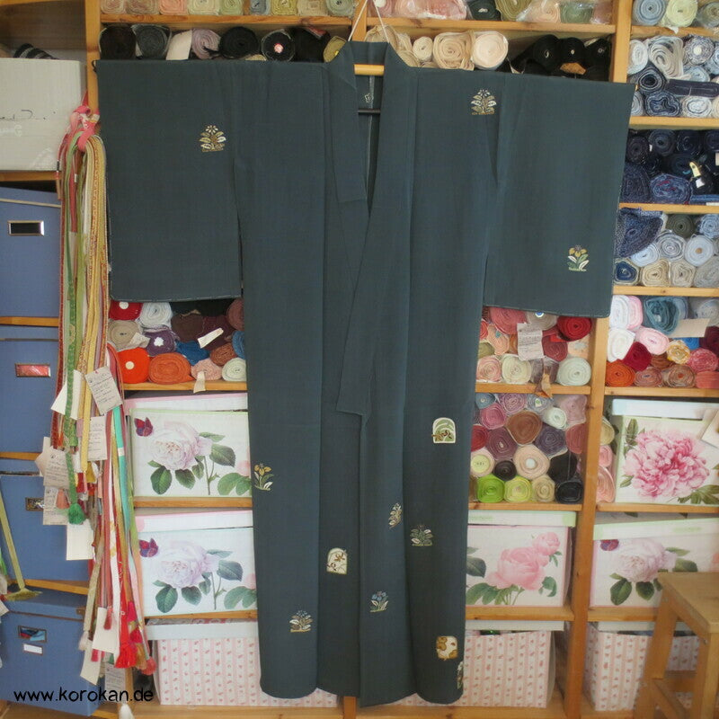 Hitoe ungefütterter Kimono, Blumen auf grauem Seiden Crepe