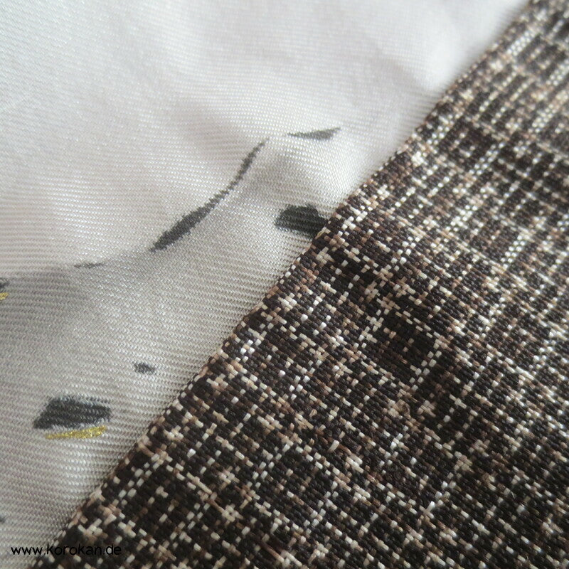 Kimono und Haori Set in dunkelbrauner Kasuri Tsumugi Seide, Tokkaido
