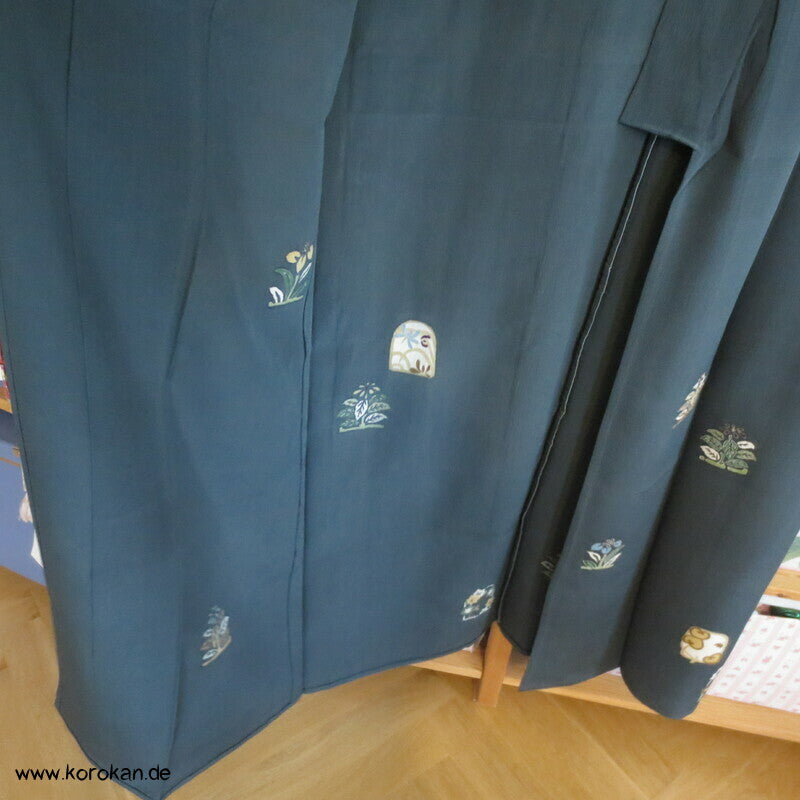 Hitoe ungefütterter Kimono, Blumen auf grauem Seiden Crepe