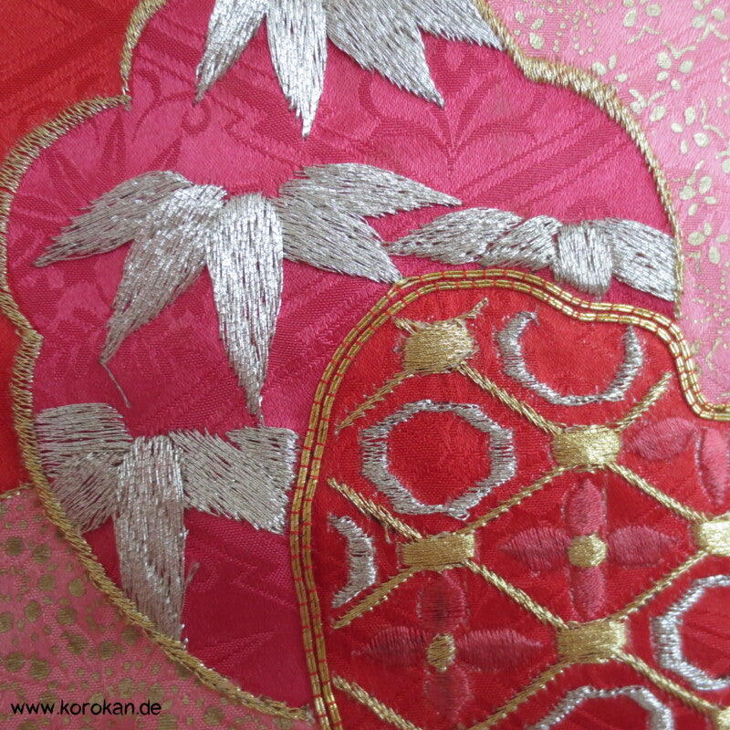 rosa mit Golddruck/ -stickerei Furisode Kimono