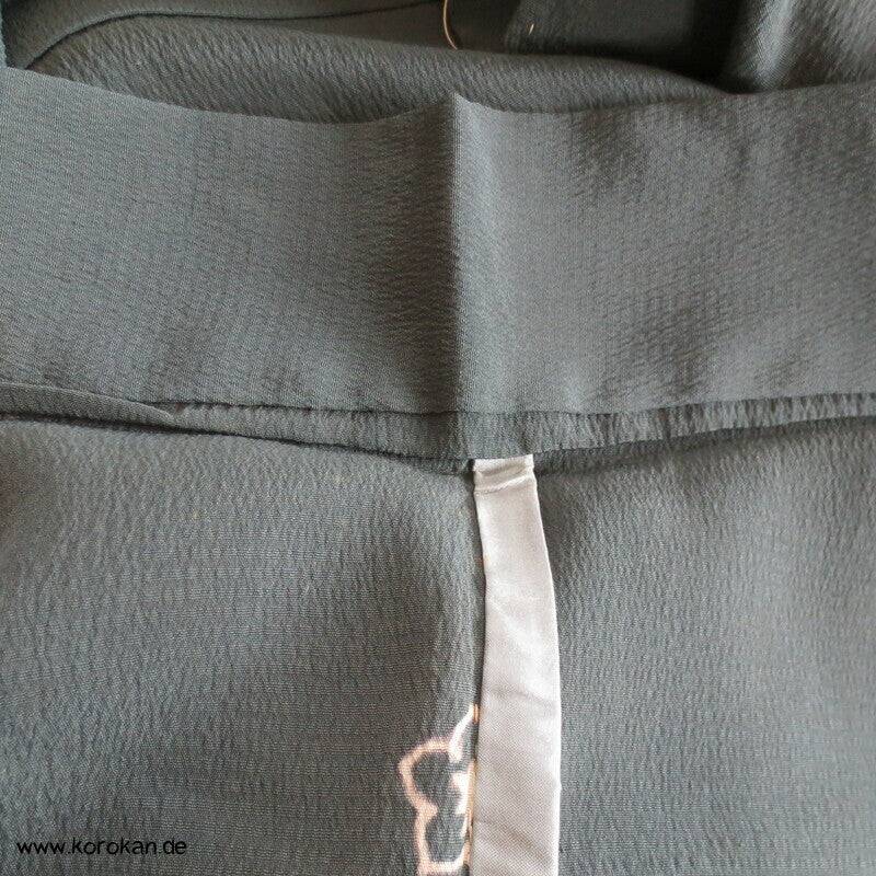 Hitoe ungefütterter Kimono, Blumen auf grauem Seiden Crepe