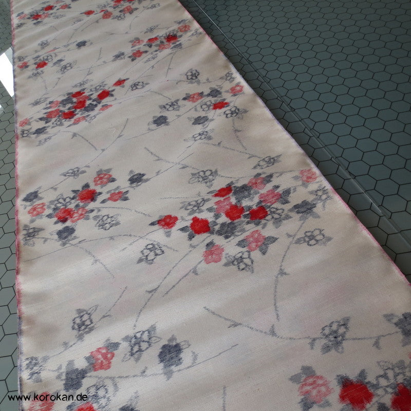 Umezweige Kasuri Tsumugi Kimono Seide