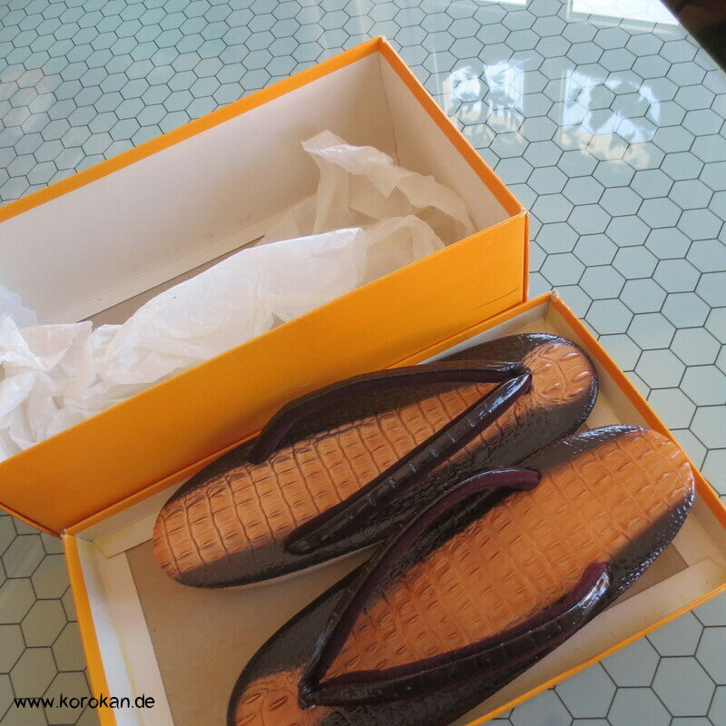 japanische Kroko Zori Zehensteg Sandalen mit Korksohle und Stoffriemen