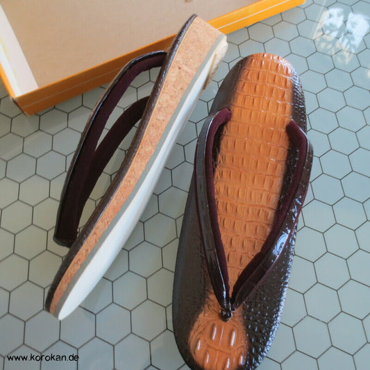 japanische Kroko Zori Zehensteg Sandalen mit Korksohle und Stoffriemen