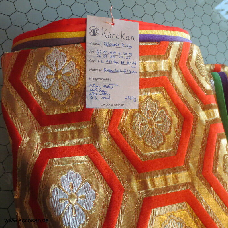 Kikko, stark dekoriert Uchikake - Kimonomantel