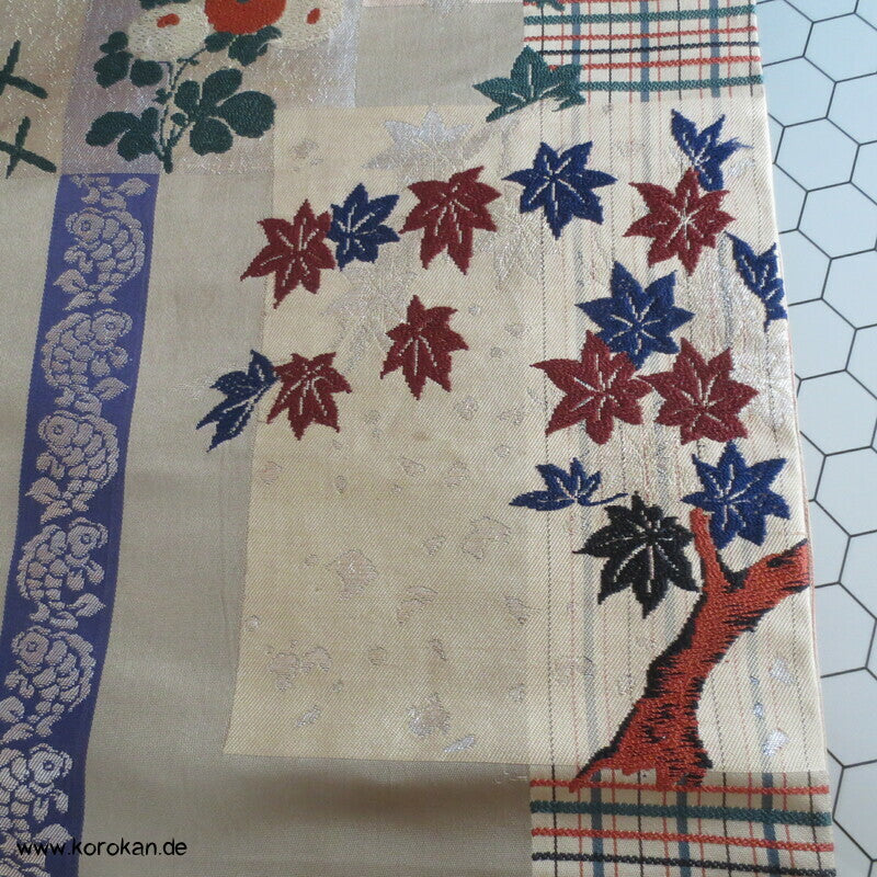 Japan Koi, Karo und Blüten Nagoya Obi Seidenbrokat Kimonogürtel