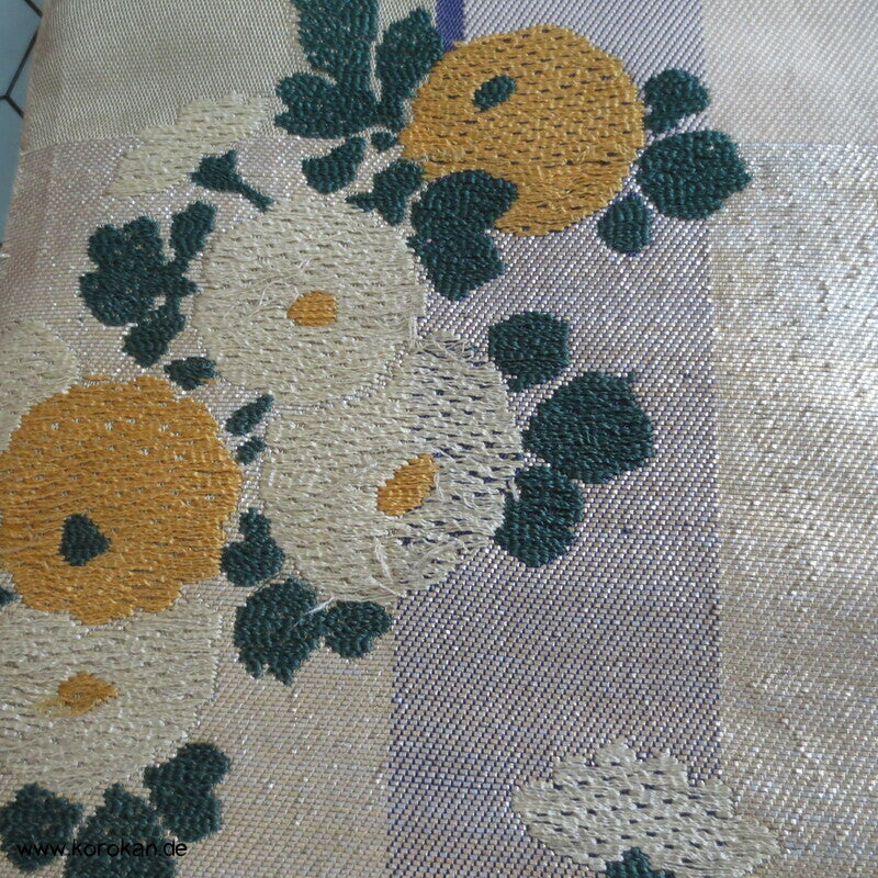 Japan Koi, Karo und Blüten Nagoya Obi Seidenbrokat Kimonogürtel