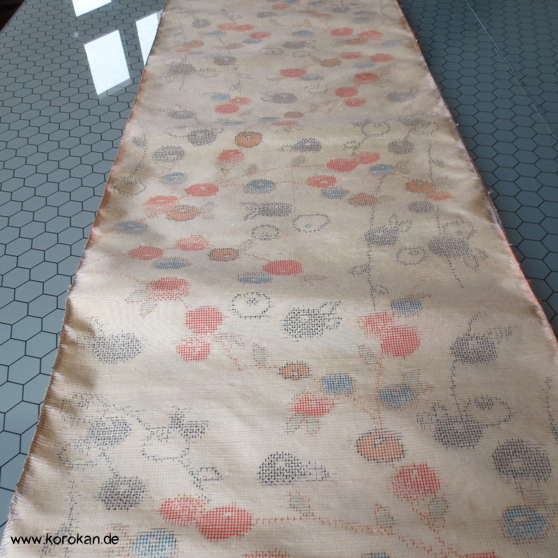 Früchte am Zweig Kasuri Tsumugi Kimono Seide