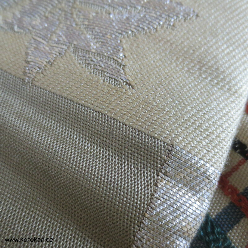 Japan Koi, Karo und Blüten Nagoya Obi Seidenbrokat Kimonogürtel