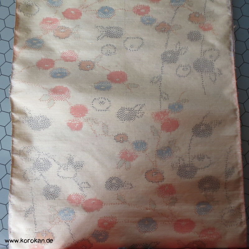 Früchte am Zweig Kasuri Tsumugi Kimono Seide