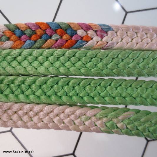 bunte Abschnitte im grünen Verlauf Obijime, geflochten