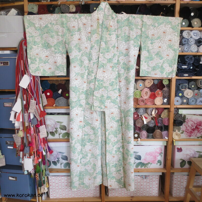 weiße Chrysanthemen Hitoe Kimono Seidencrepe
