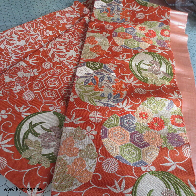 Blumenrondelle auf persimmon Fukuro Obi