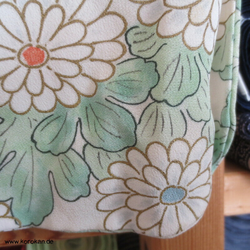 weiße Chrysanthemen Hitoe Kimono Seidencrepe