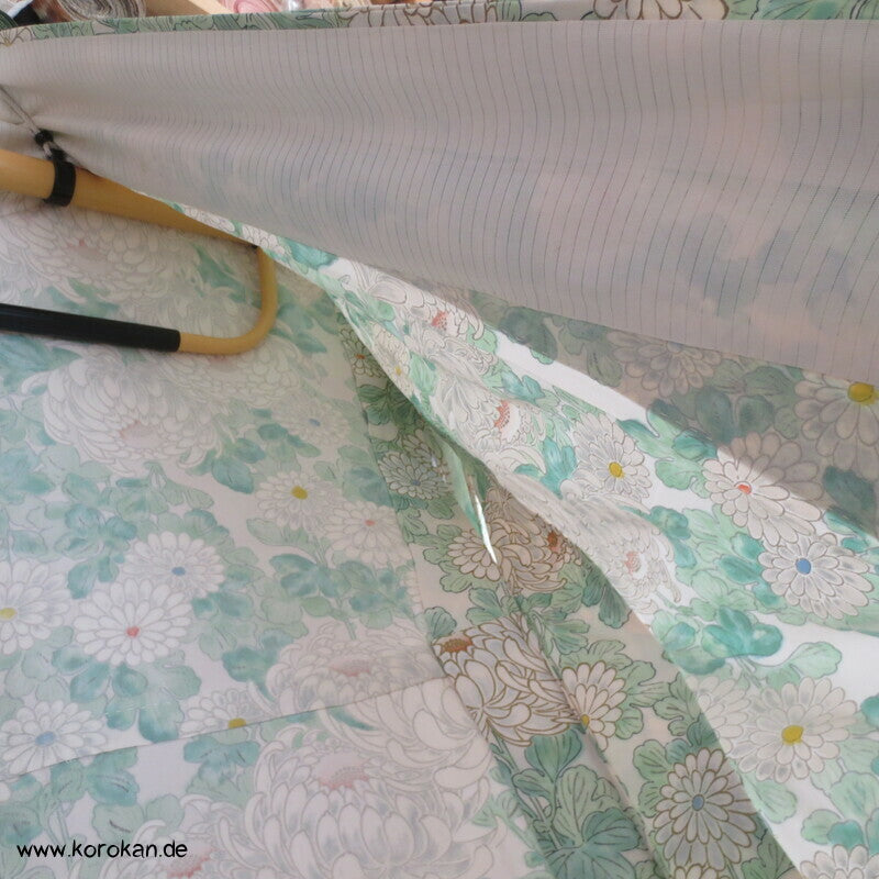 weiße Chrysanthemen Hitoe Kimono Seidencrepe