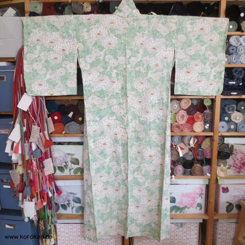 weiße Chrysanthemen Hitoe Kimono Seidencrepe