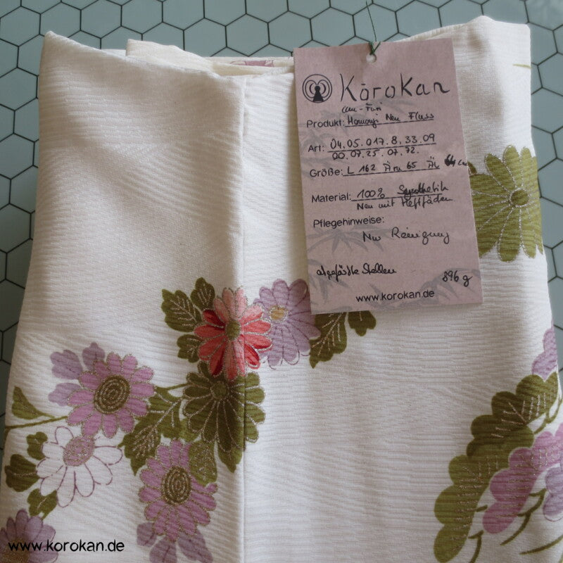 Fluss mit Blüten Homongi / Chu Furisode