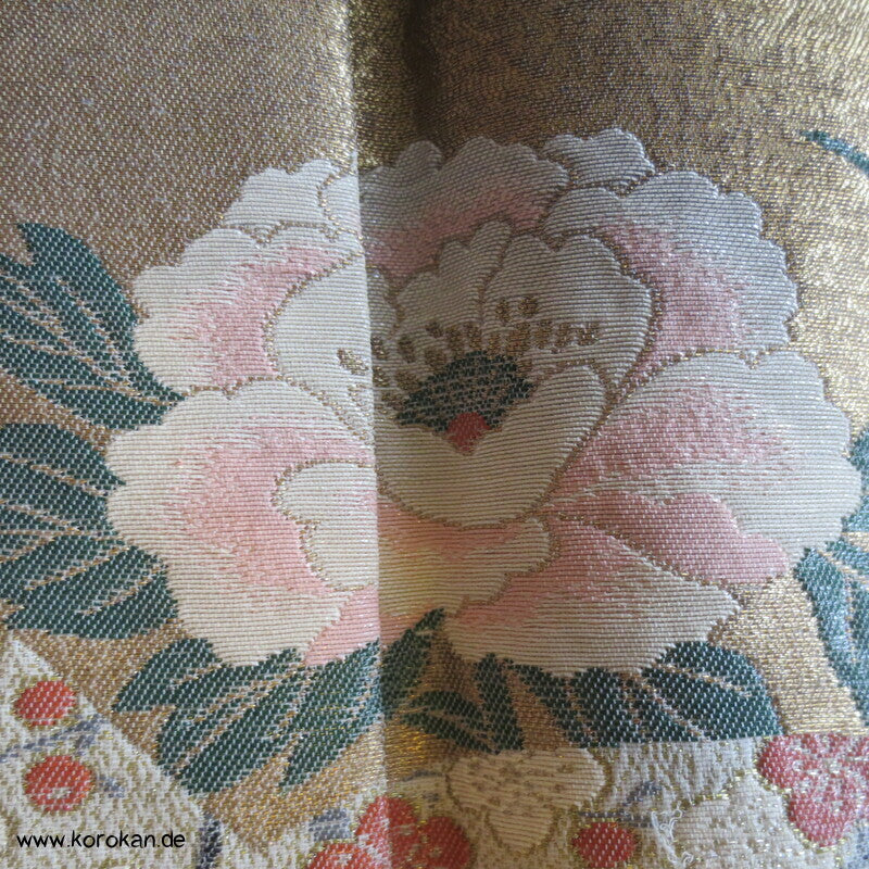 gewebte 4 Jahreszeiten Seidenbrokat Tomesode Kimono
