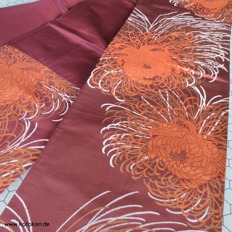 goldene Chrysantheme auf dunkelrot leichter Fukuro Obi