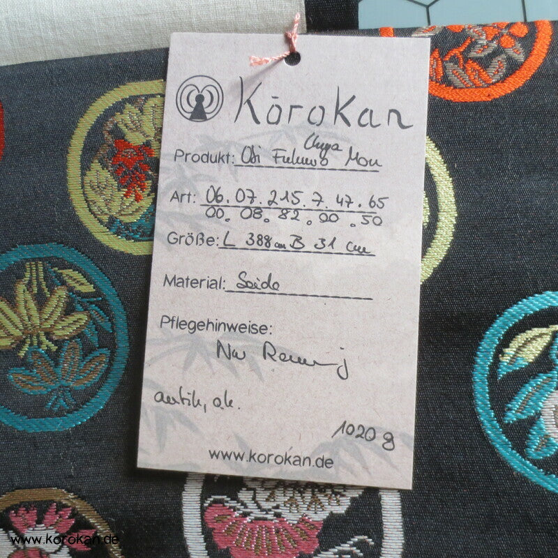 bunte Blüten Mon auf schwarzem Grund Fukuro Obi