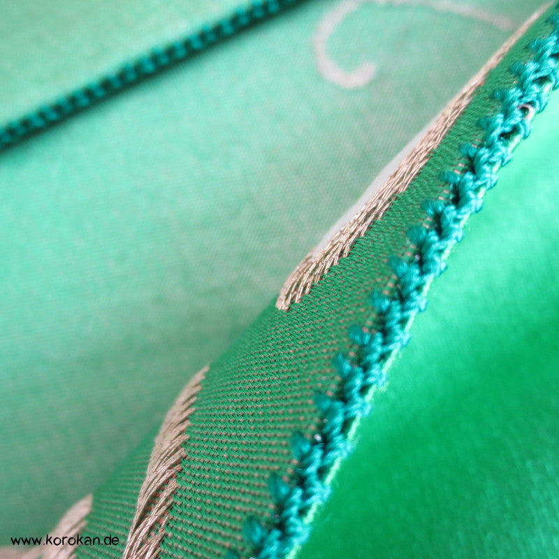 Schmetterlinge auf grasgrün Fukuro Obi