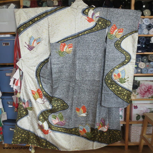 Schmetterlinge auf Milchstraße Furisode