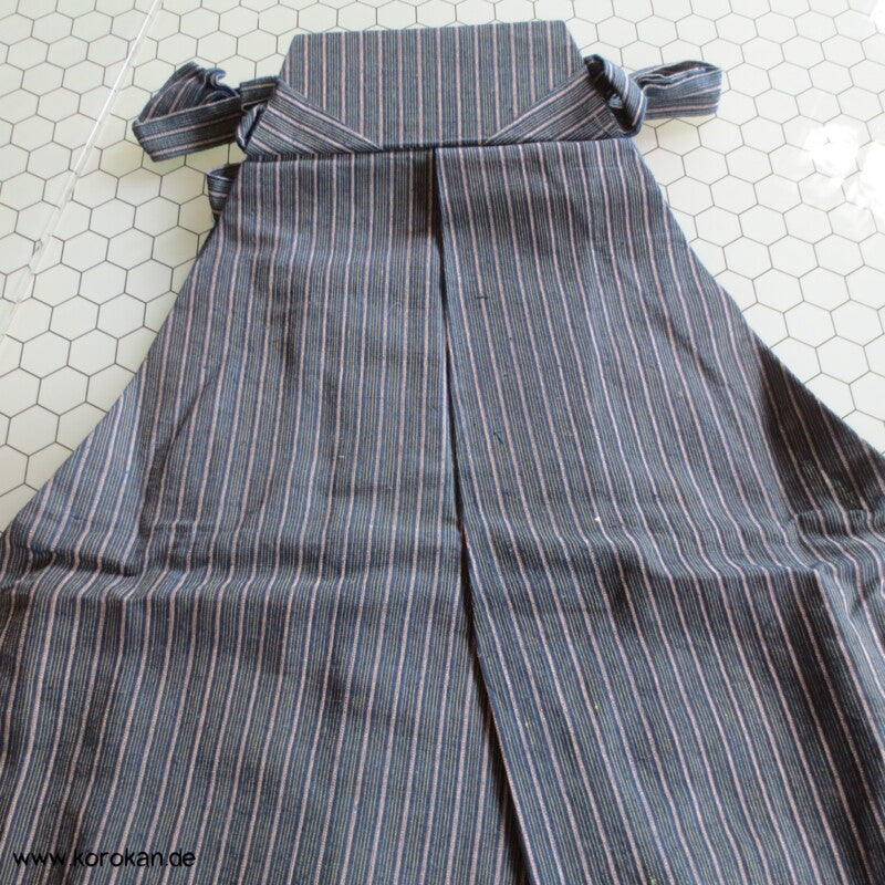 blau gestreifte Hakama - Umanori Hosen - Typ für Jungen