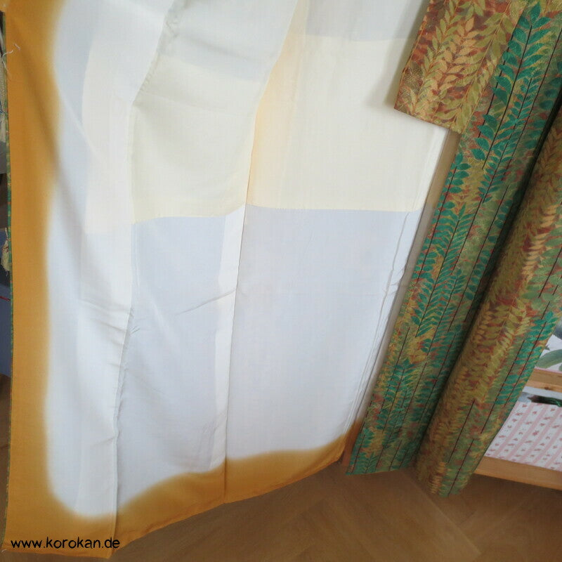 Blätterstreifen auf Rinzu Seiden Damast Komon Kimono