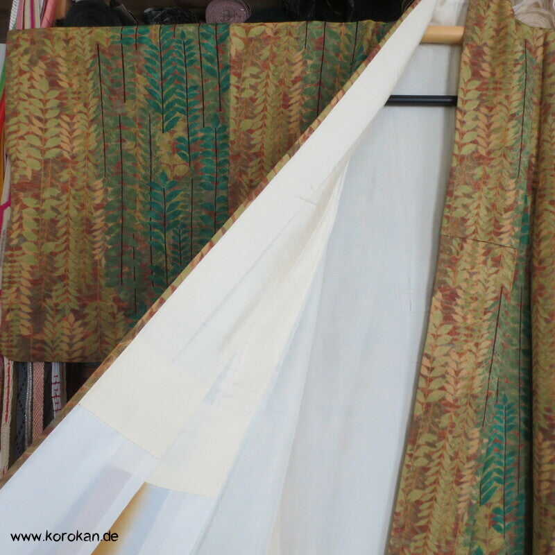 Blätterstreifen auf Rinzu Seiden Damast Komon Kimono