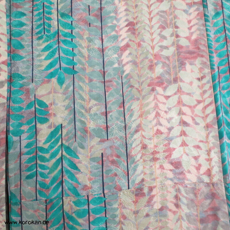 Blätterstreifen auf Rinzu Seiden Damast Komon Kimono