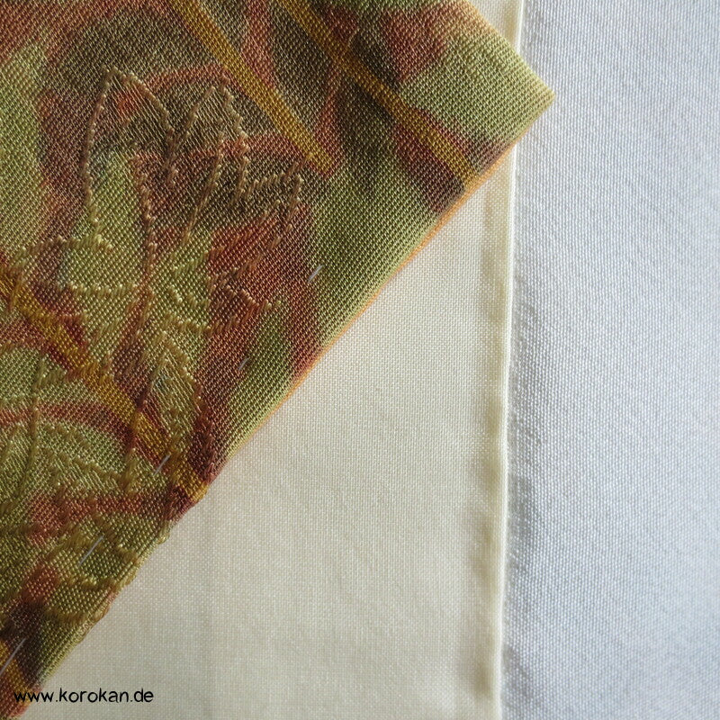 Blätterstreifen auf Rinzu Seiden Damast Komon Kimono