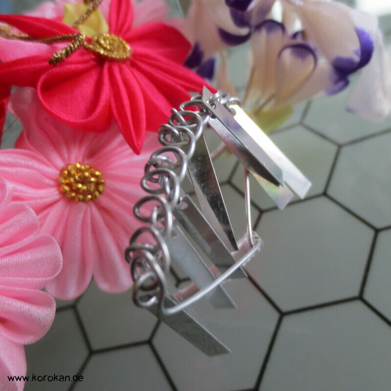 japanische Kanzashi Haarnadel Blüten mit Schmetterling und Hänge Birra Birra
