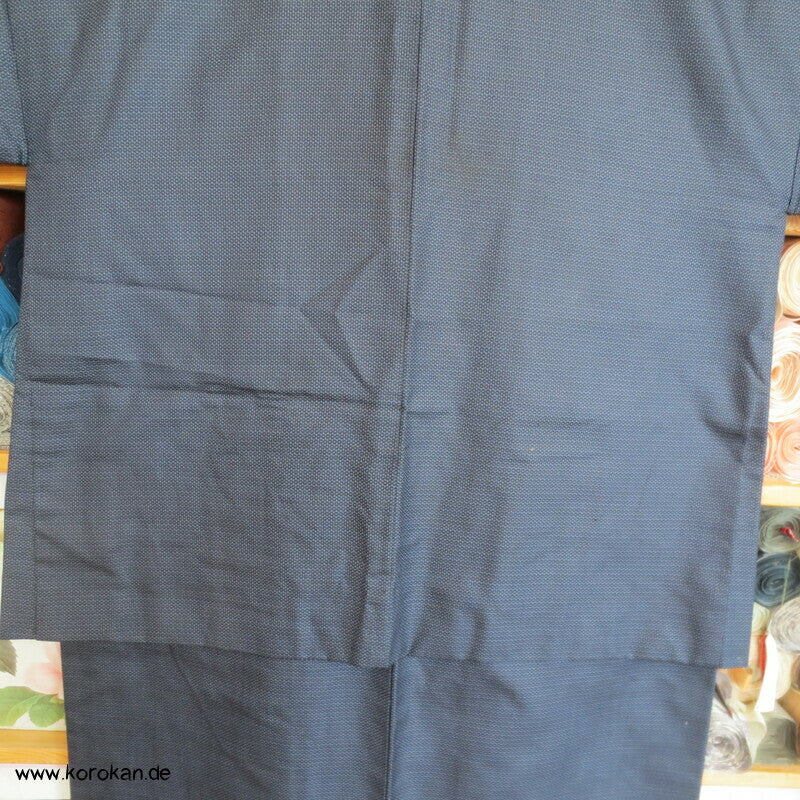 blaues Seiden Tsumugi Ensemble, Kimono + Haori, knorrige Kiefer