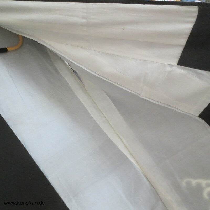 japanische Tomesode Seidencrepe Kimono mit Tsunami Wellen Muster