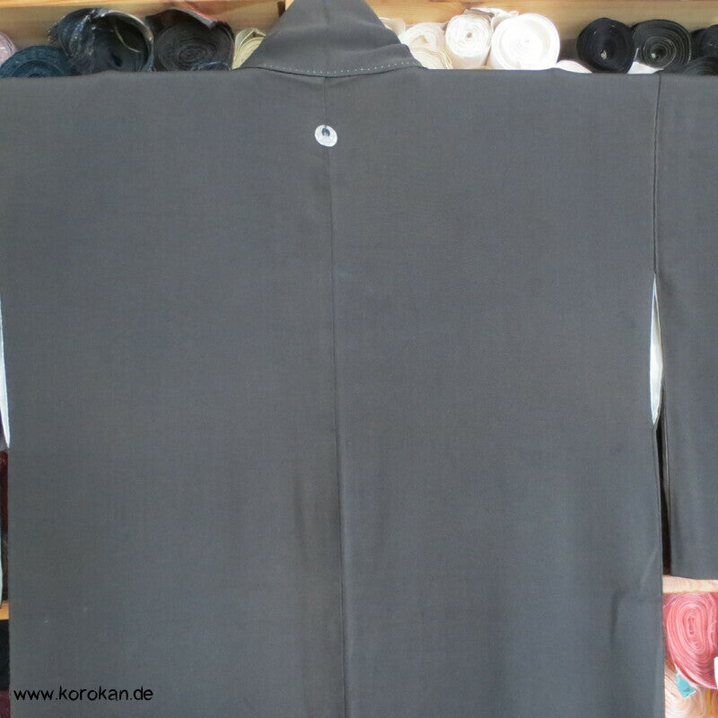 japanische Tomesode Seidencrepe Kimono mit Tsunami Wellen Muster