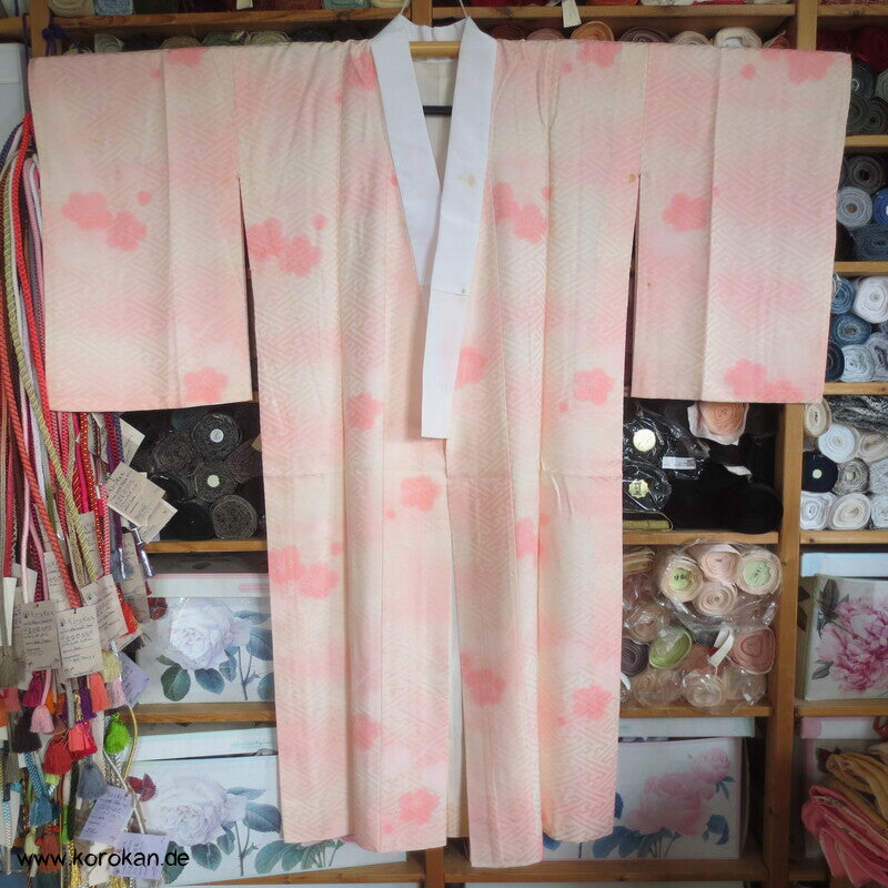 Seidendamast Juban Unterkimono, Sayagata, Blüten