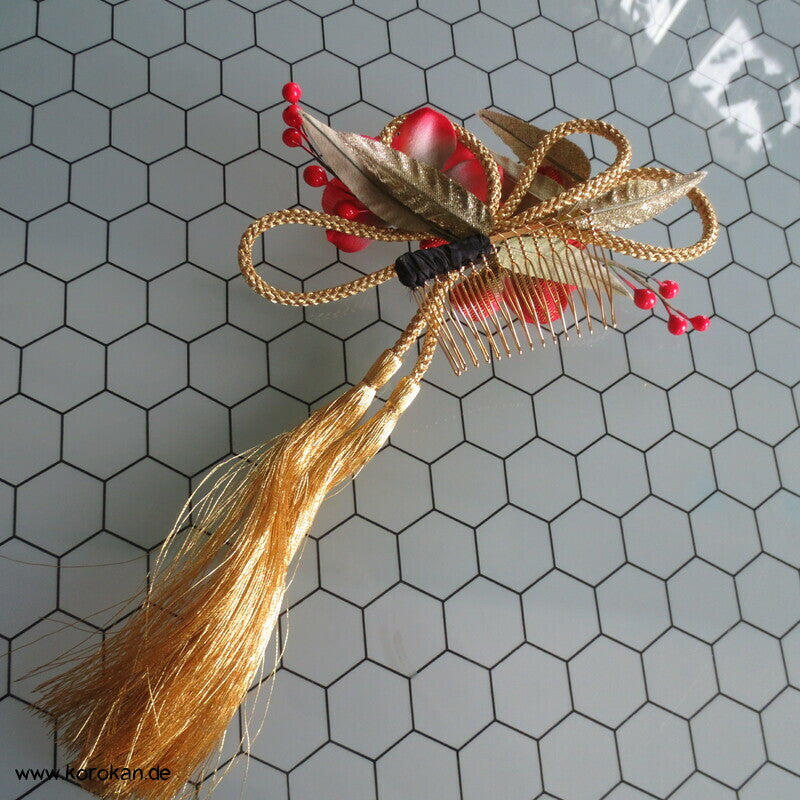 Kanzashi Haarkamm - Fascinator,  Blüten Kordel