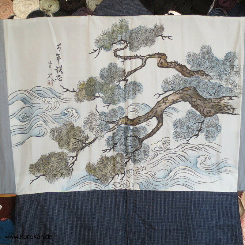 blaues Seiden Tsumugi Ensemble, Kimono + Haori, knorrige Kiefer