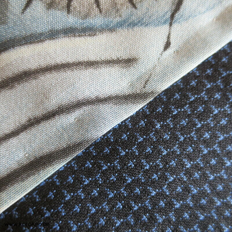 blaues Seiden Tsumugi Ensemble, Kimono + Haori, knorrige Kiefer