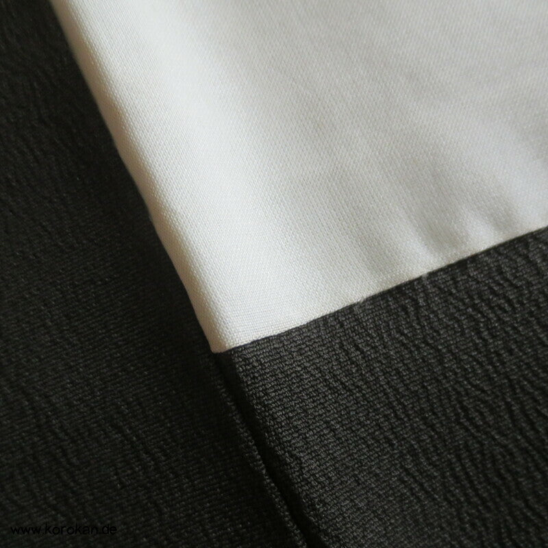 japanische Tomesode Seidencrepe Kimono mit Tsunami Wellen Muster
