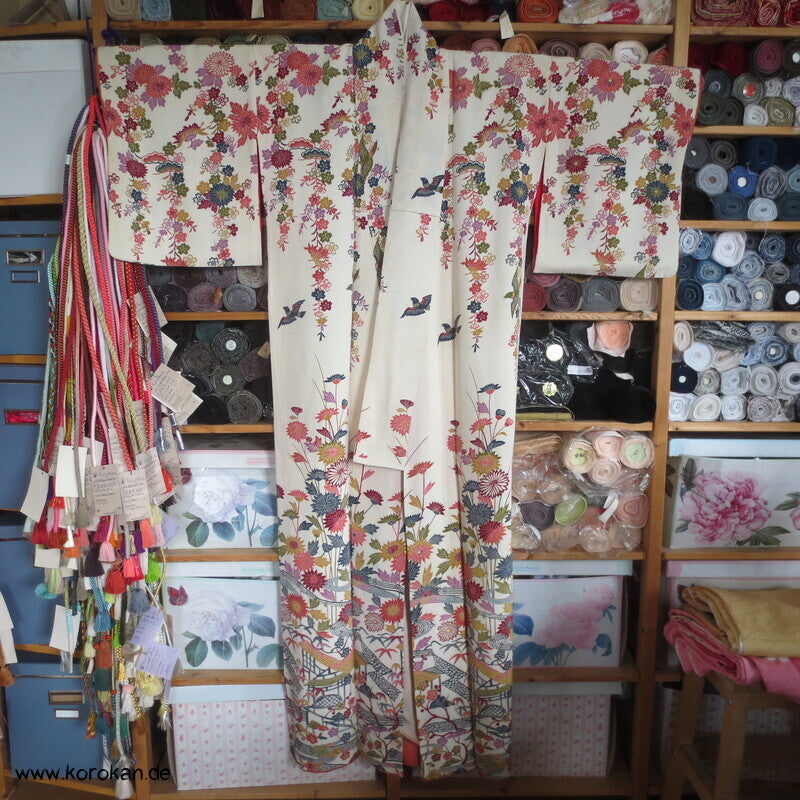 Homongi Kimono Seidencrepe Bingata Blumen und Vögel