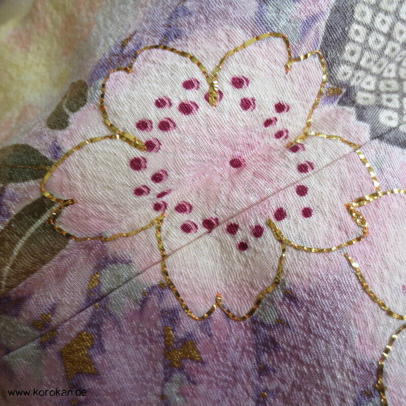 gelb glitzernder Seidendamast Furisode Kimono , Sakura