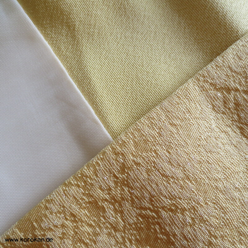 gelb glitzernder Seidendamast Furisode Kimono , Sakura