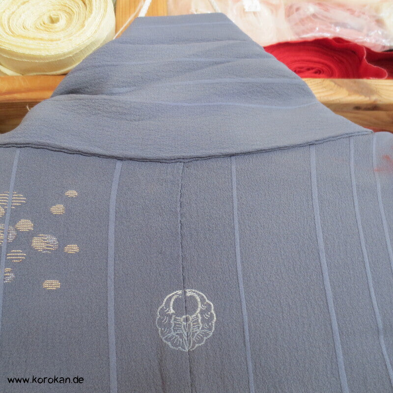 zarteste Gold und Silber Kugeln auf grau Sha Seiden Hitoe Kimono